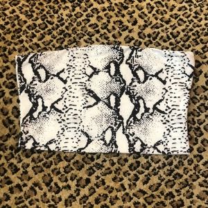 White Fox Boutique snakeskin top S